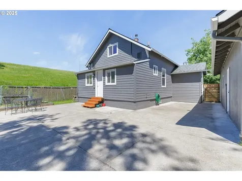 9620 SE Ellis Street Portland OR 97266