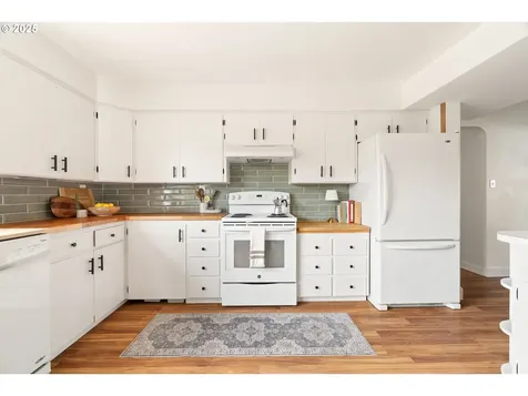 12815 SE Mill Street Portland OR 97233