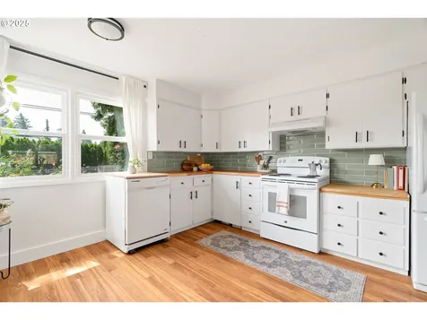 12815 SE Mill Street Portland OR 97233