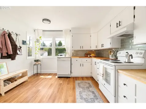 12815 SE Mill Street Portland OR 97233