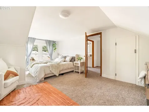 12815 SE Mill Street Portland OR 97233