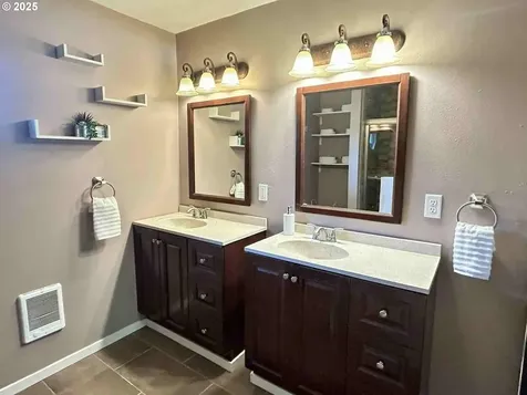 1492 Barton Street Eugene OR 97404