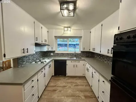 1492 Barton Street Eugene OR 97404
