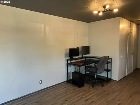 1492 Barton Street Eugene OR 97404