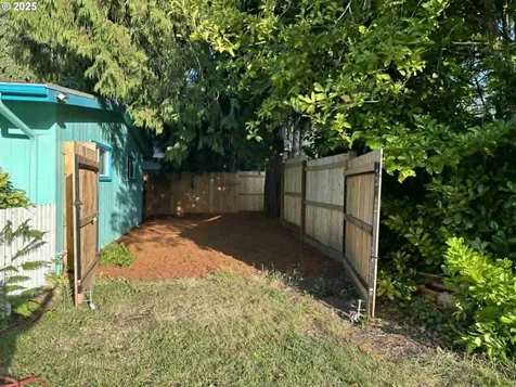 1492 Barton Street Eugene OR 97404