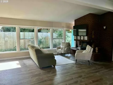 1492 Barton Street Eugene OR 97404