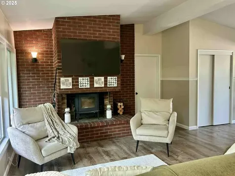 1492 Barton Street Eugene OR 97404