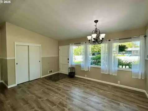 1492 Barton Street Eugene OR 97404