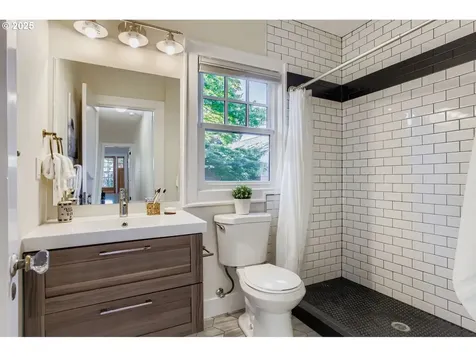 3424 NE Fremont Street Portland OR 97212