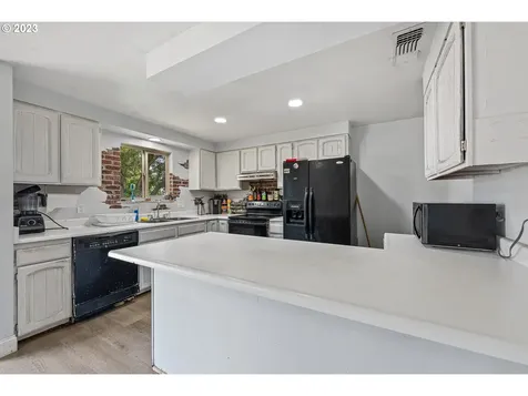 388 Tanbark Road Brookings OR 97415
