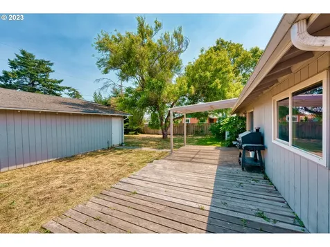 388 Tanbark Road Brookings OR 97415
