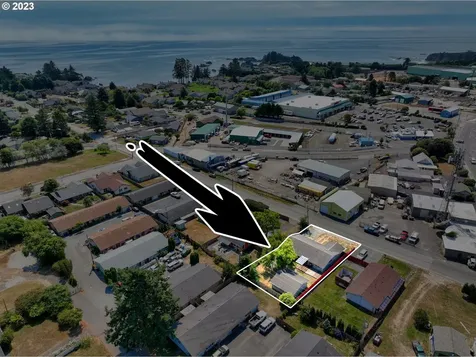 388 Tanbark Road Brookings OR 97415