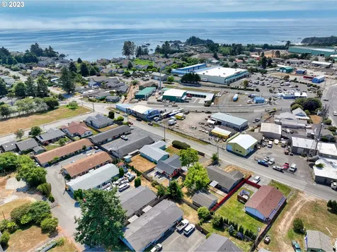 388 Tanbark Road Brookings OR 97415