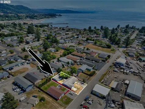 388 Tanbark Road Brookings OR 97415