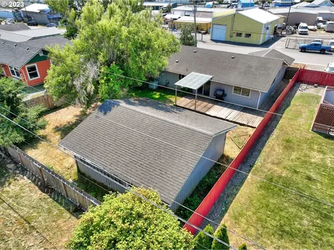 388 Tanbark Road Brookings OR 97415