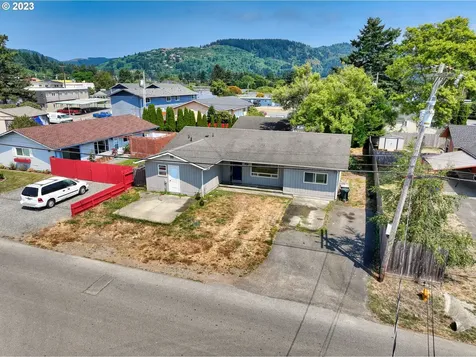 388 Tanbark Road Brookings OR 97415