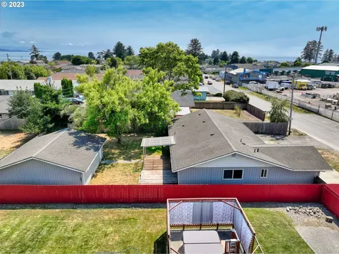 388 Tanbark Road Brookings OR 97415