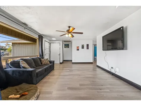 388 Tanbark Road Brookings OR 97415