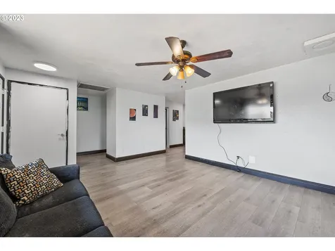 388 Tanbark Road Brookings OR 97415