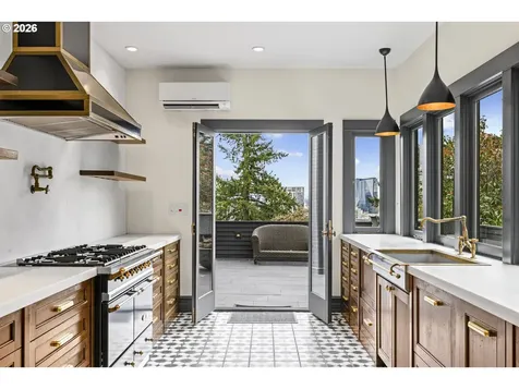 1408 SW Vista Avenue Portland OR 97201