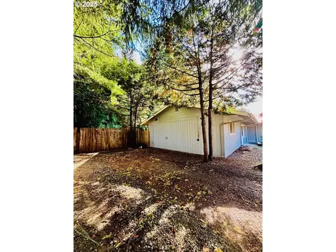 3314 Munsel Lake Road Florence OR 97439