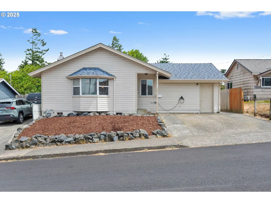1825 Grant Street North Bend OR 97459