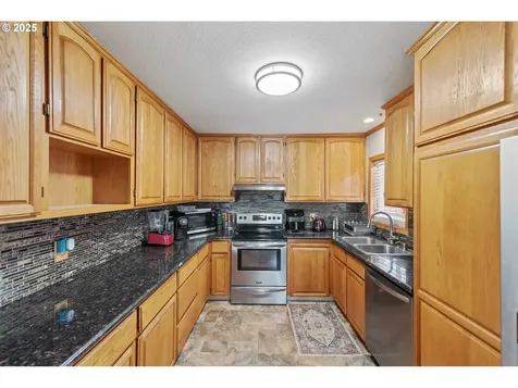 1825 Grant Street North Bend OR 97459