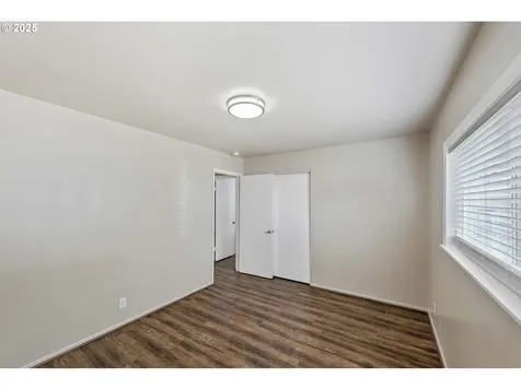 1825 Grant Street North Bend OR 97459