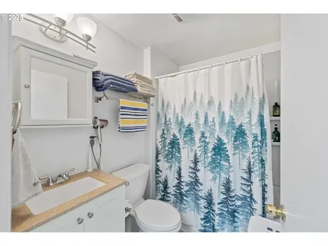1825 Grant Street North Bend OR 97459
