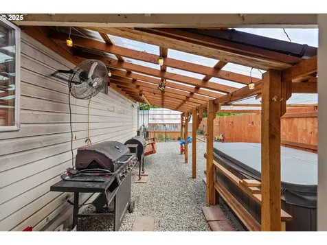 1825 Grant Street North Bend OR 97459