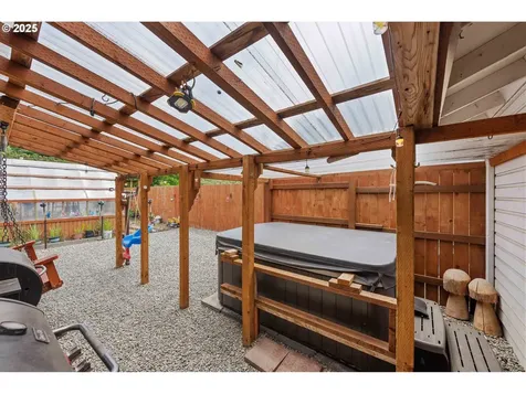 1825 Grant Street North Bend OR 97459