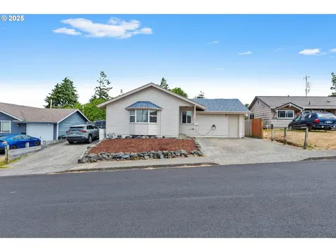 1825 Grant Street North Bend OR 97459