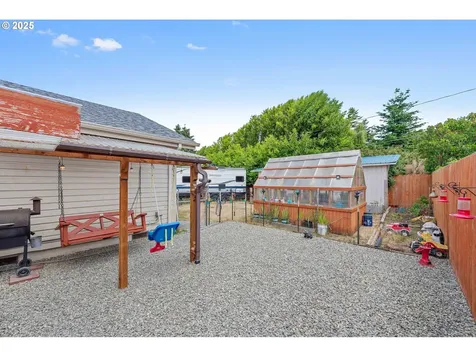 1825 Grant Street North Bend OR 97459