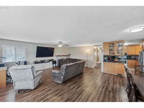 1825 Grant Street North Bend OR 97459