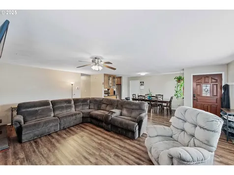 1825 Grant Street North Bend OR 97459