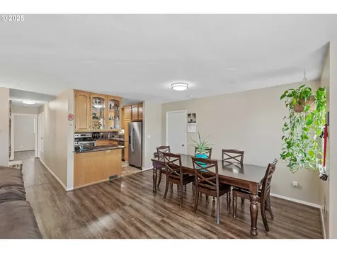 1825 Grant Street North Bend OR 97459