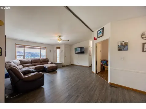 769 SE Fisher Drive Roseburg OR 97470