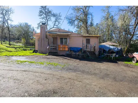 1176 Whistlers Lane Roseburg OR 97470