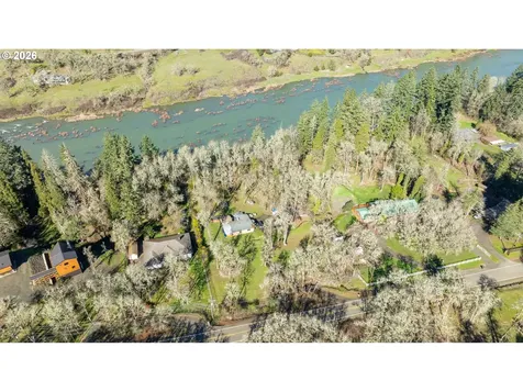 1176 Whistlers Lane Roseburg OR 97470
