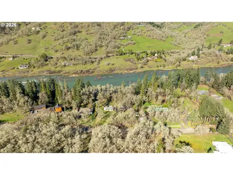1176 Whistlers Lane Roseburg OR 97470