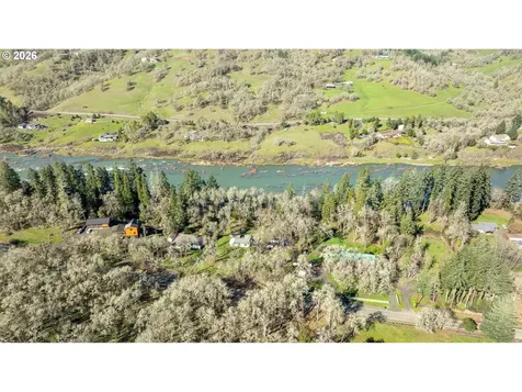 1176 Whistlers Lane Roseburg OR 97470