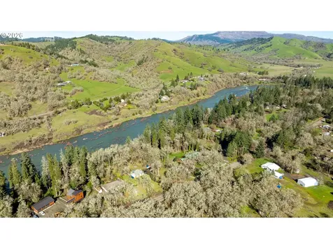 1176 Whistlers Lane Roseburg OR 97470