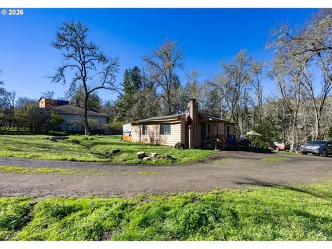 1176 Whistlers Lane Roseburg OR 97470