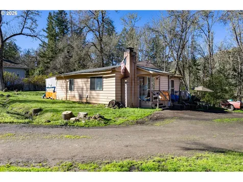 1176 Whistlers Lane Roseburg OR 97470