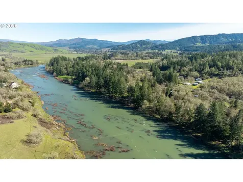1176 Whistlers Lane Roseburg OR 97470
