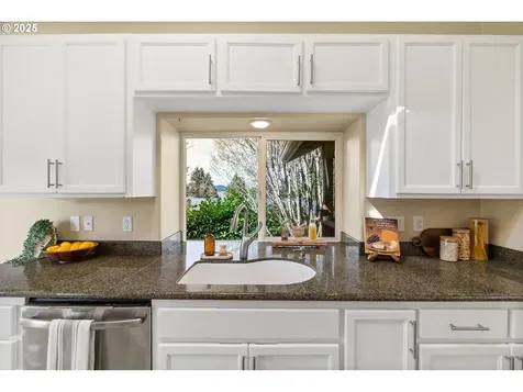 2965 W 19th Avenue Eugene OR 97405