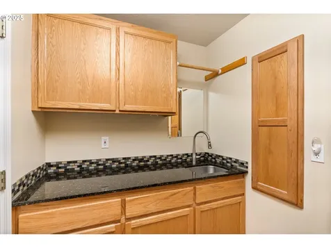 2965 W 19th Avenue Eugene OR 97405