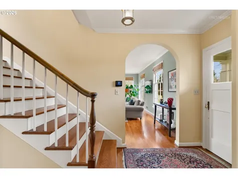 2600 SW Crestdale Drive Portland OR 97225