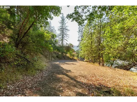 0 NE Carmen Street Roseburg OR 97470