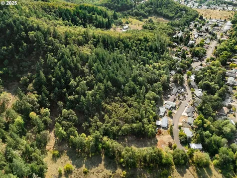 0 NE Carmen Street Roseburg OR 97470